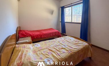 Casa de 5 ambientes en Barrio Alfar sobre lote de 845 m2