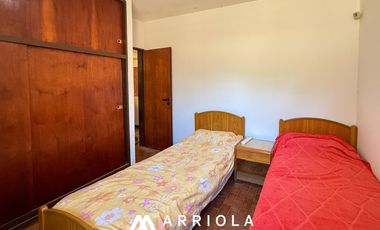 Casa de 5 ambientes en Barrio Alfar sobre lote de 845 m2