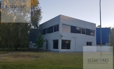 Nave Industrial en Platanos