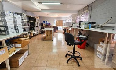 Nave Industrial en Platanos