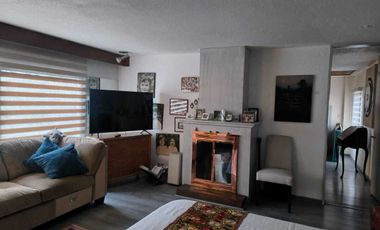 Linda Casa en Desniveles en Venta en Jardines del Pedregal