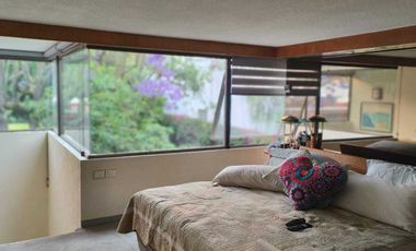 Linda Casa en Desniveles en Venta en Jardines del Pedregal