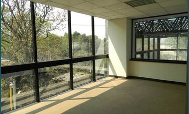 Local y Oficinas en Jardines en la Montaña