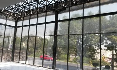 Local y Oficinas en Jardines en la Montaña