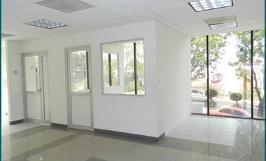 Local y Oficinas en Jardines en la Montaña