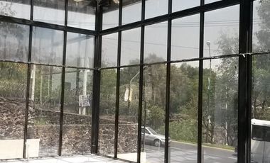 Local y Oficinas en Jardines en la Montaña