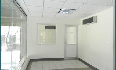 Local y Oficinas en Jardines en la Montaña