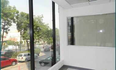 Local y Oficinas en Jardines en la Montaña