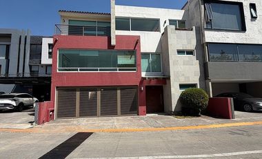 Casa en Venta en Bosque Esmeralda, Puerta de Quiroga