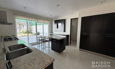 Casa en Venta en Bosque Esmeralda, Puerta de Quiroga