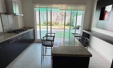 Casa en Venta en Bosque Esmeralda, Puerta de Quiroga