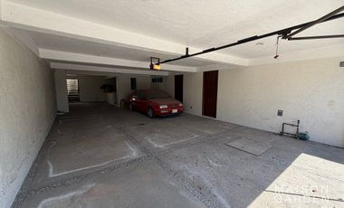 Casa en Venta en Bosque Esmeralda, Puerta de Quiroga