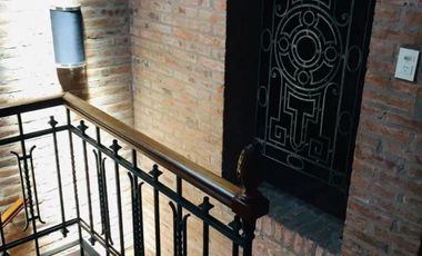 Alquiler de Importante Casa En Don Torcuato