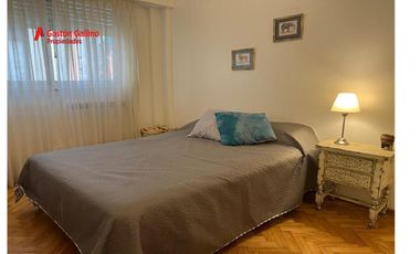 Departamento alquiler temporario de 3 ambientes amplios en el centro.