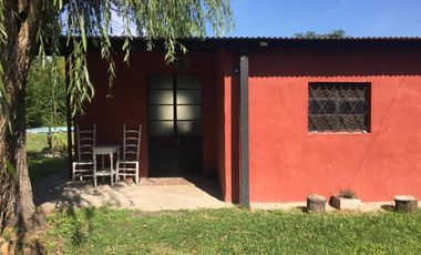 Casa en  Laguna de lobos con parque, quincho y pileta. Oportunidad