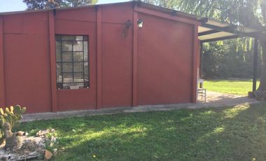 Casa en  Laguna de lobos con parque, quincho y pileta. Oportunidad