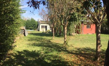 Casa en  Laguna de lobos con parque, quincho y pileta. Oportunidad