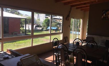 Casa en  Laguna de lobos con parque, quincho y pileta. Oportunidad