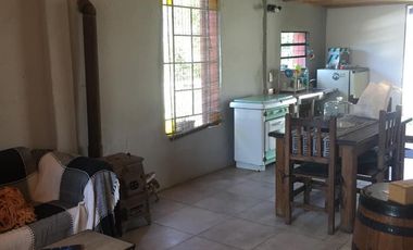 Casa en  Laguna de lobos con parque, quincho y pileta. Oportunidad