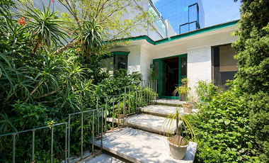 CASA EN VENTA EN EL PEDREGAL EN CALLE CERRADA