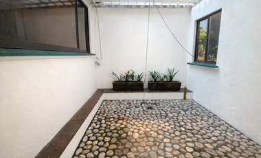 CASA EN VENTA EN EL PEDREGAL EN CALLE CERRADA