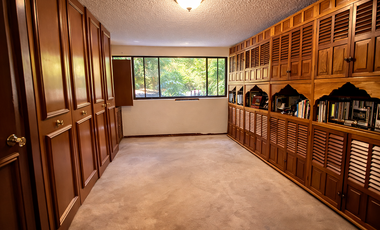 CASA EN VENTA EN EL PEDREGAL EN CALLE CERRADA