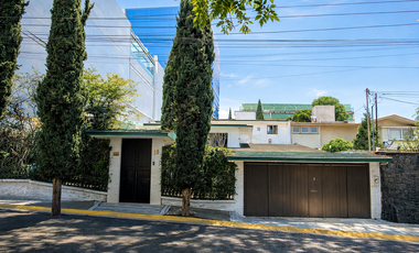 CASA EN VENTA EN EL PEDREGAL EN CALLE CERRADA