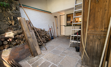 CASA EN VENTA EN EL PEDREGAL EN CALLE CERRADA