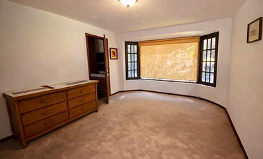 CASA EN VENTA EN EL PEDREGAL EN CALLE CERRADA