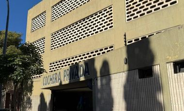 Cochera en Duarte Quiros 800, zona Tribunales