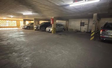 Cochera en Duarte Quiros 800, zona Tribunales