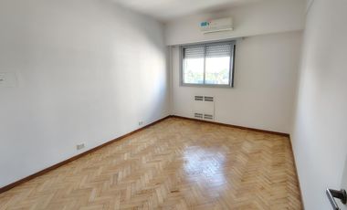 Departamento de tres dormitorios con vista al río