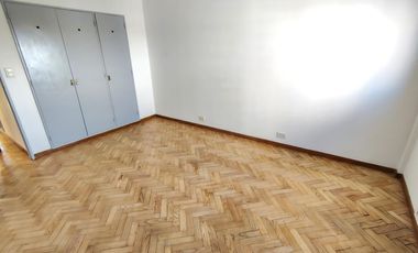 Departamento de tres dormitorios con vista al río