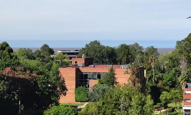 Departamento de tres dormitorios con vista al río