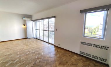 Departamento de tres dormitorios con vista al río