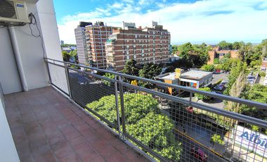 Departamento de tres dormitorios con vista al río