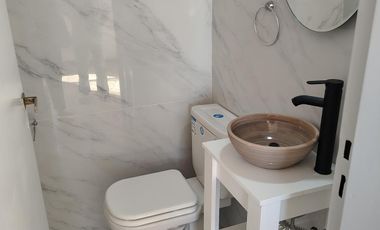 Departamento de tres dormitorios con vista al río