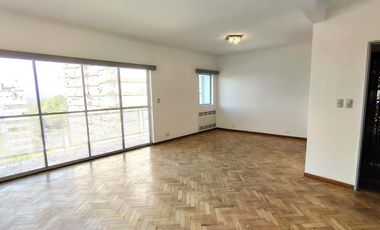 Departamento de tres dormitorios con vista al río