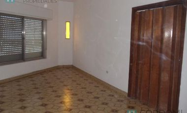 Venta PH en Lanús Oeste Departamento al frente con entrada independiente