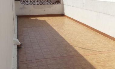 Venta PH en Lanús Oeste Departamento al frente con entrada independiente