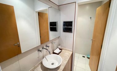 Venta con Renta Oficina 141Mts. - Gran Balcón y 2 Cocheras - Palermo Nuevo