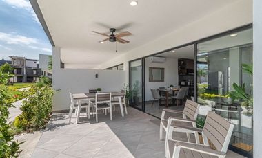 Casa con jardín🌱 alberca 🏊🏻‍♀️ y vigilancia las 24hrs 👮🏻‍♀️ $3,280,000 🏦