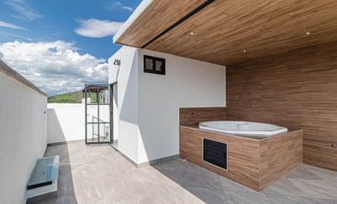 Casa con jardín🌱 alberca 🏊🏻‍♀️ y vigilancia las 24hrs 👮🏻‍♀️ $3,280,000 🏦