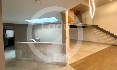 VENTA CASA EN FRACCIONAMIENTO (cerca Lienzo Charro Pedregal)