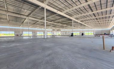 Nave en alquiler de 1027 m2, dentro de Centro Industrial Panamericana 25.