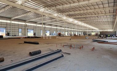 Nave en alquiler de 1390 m2, dentro del Parque Industrial Tigre.