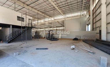 Nave en alquiler de 1390 m2, dentro del Parque Industrial Tigre.