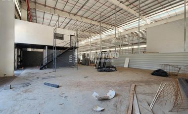 Nave en alquiler de 1390 m2, dentro del Parque Industrial Tigre.