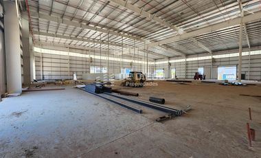 Nave en alquiler de 1390 m2, dentro del Parque Industrial Tigre.