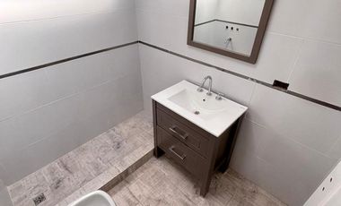 HERMOSA CASA REFACCIONADA A NUEVA EN HERMOSA ZONA DE BELLA VISTA!!